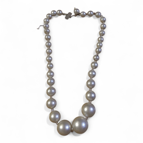 other Jewelry - Elegant Vintage Silver Pearl Necklace